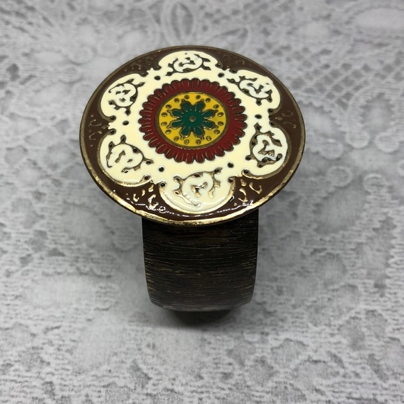 Upcycled enamel medallion statement cuff bracelet boho free spirit - Picture 4 of 6